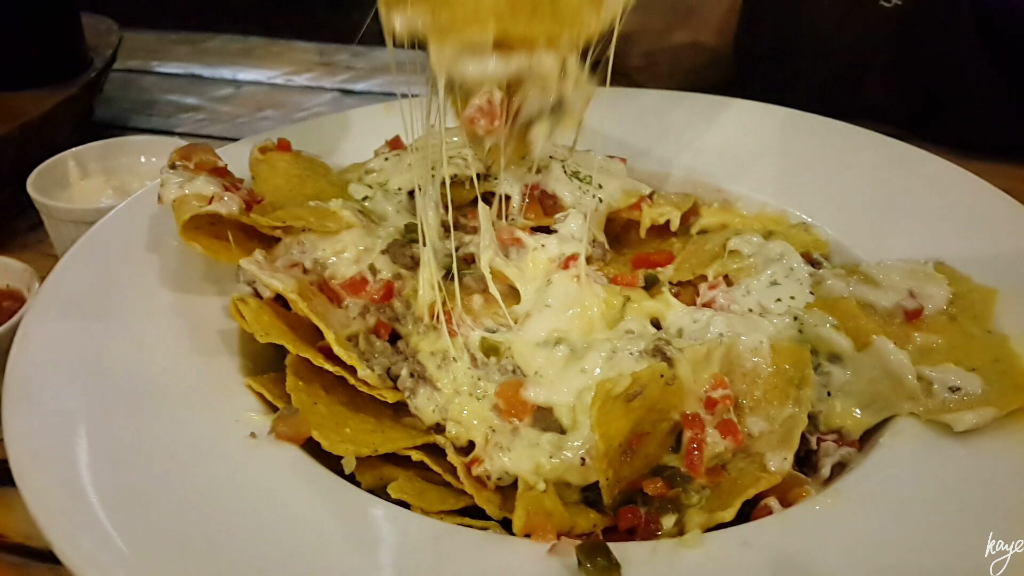 Cheesy, hot, spicy nachos
